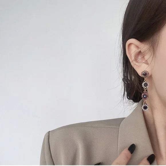 💙Rhinestones Statement Earrings - Picture 4 of 12